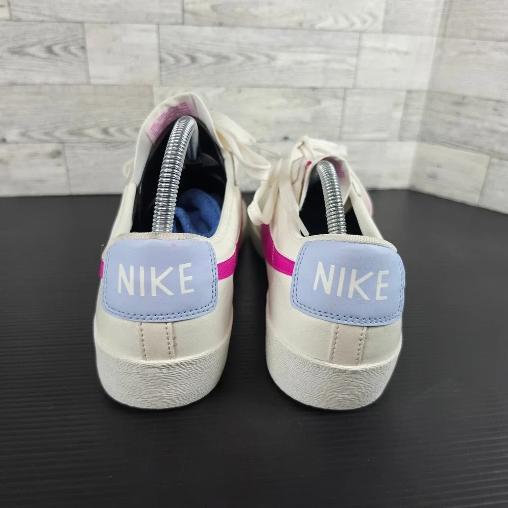 NIKE Blazer Low Fire Pink Sneakers Shoes Women's size 11.5 AV9370-110